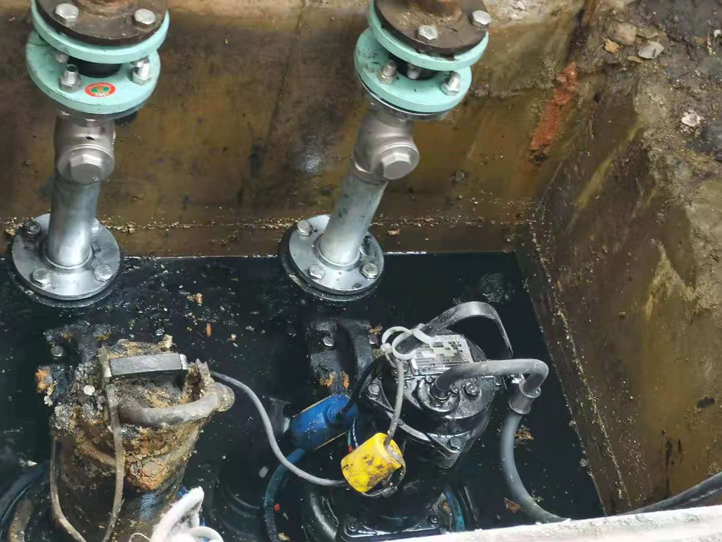 迅达电梯污水泵更换1